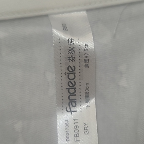 3/$30 - Fandecie Seamless Grey Padded Sports Bra - Size 80-92.5cm - Picture 3 of 4